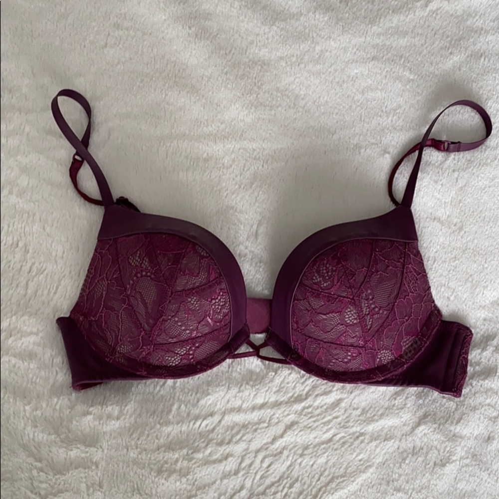 NWOT Victoria’s Secret Bombshell Plunge Bra Sz 32A